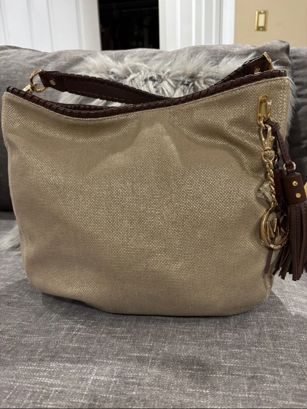 Michael Kors Bennett gold and brown straw shoulder bag - Picture 2 of 9